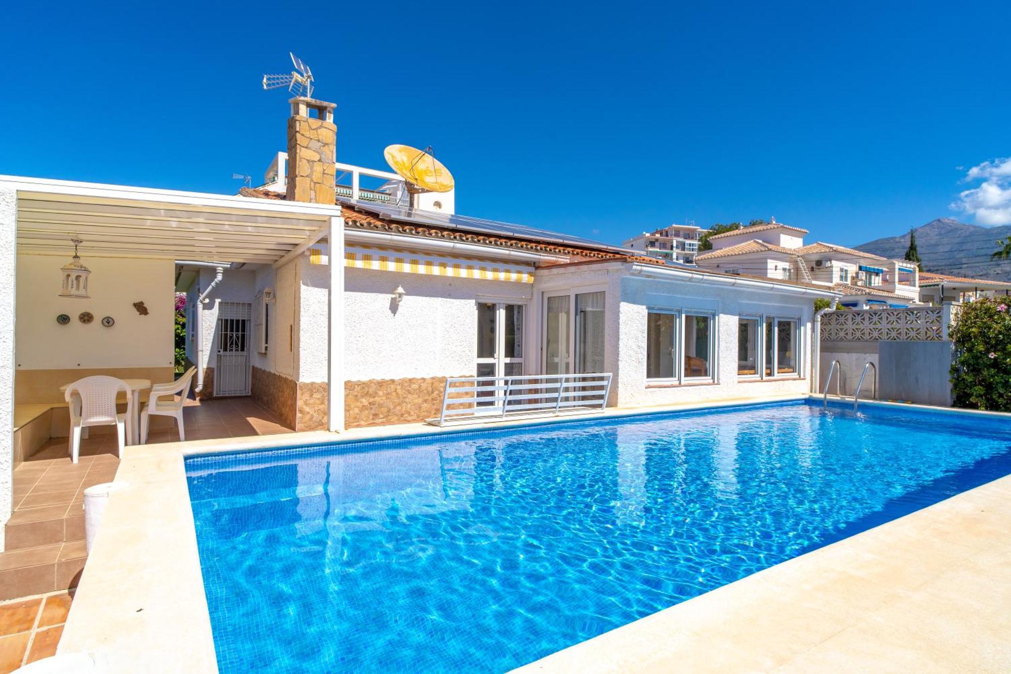 Villa Sevilla Casasol Nerja Extérieur photo